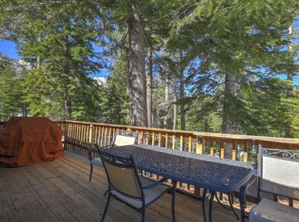 641 Yucatan Street, South Lake Tahoe, CA 96150 Photo