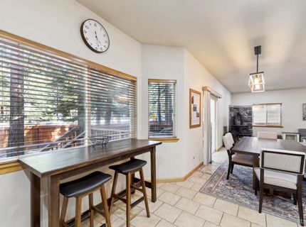 2050 Lukins Way, South Lake Tahoe, CA 96150 Photo