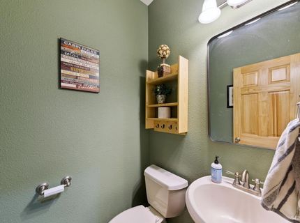 2050 Lukins Way, South Lake Tahoe, CA 96150 Photo