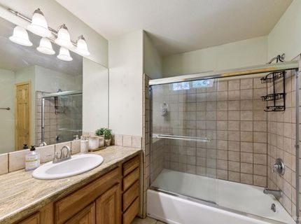 2050 Lukins Way, South Lake Tahoe, CA 96150 Photo