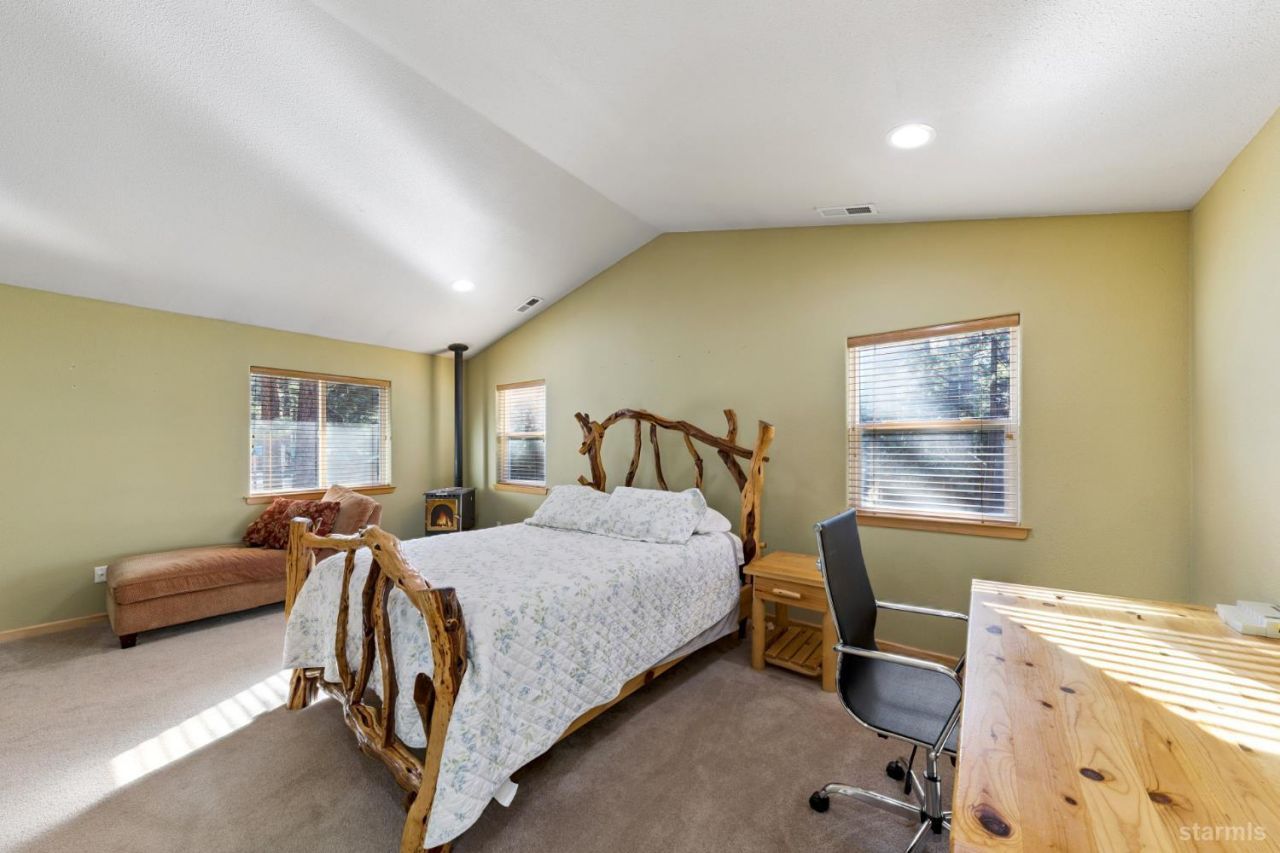 2050 Lukins Way, South Lake Tahoe, CA 96150 Photo