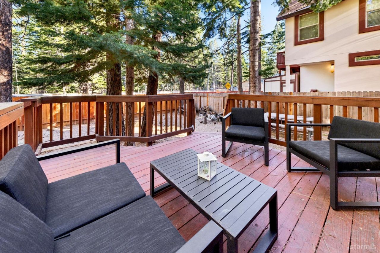 2050 Lukins Way, South Lake Tahoe, CA 96150 Photo