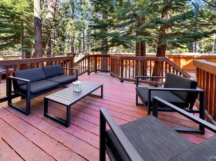 2050 Lukins Way, South Lake Tahoe, CA 96150 Photo