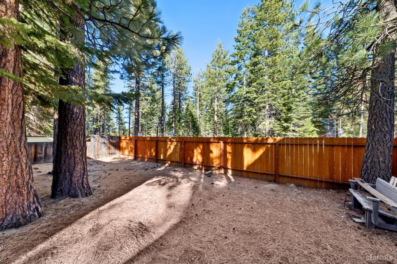2050 Lukins Way, South Lake Tahoe, CA 96150 Photo