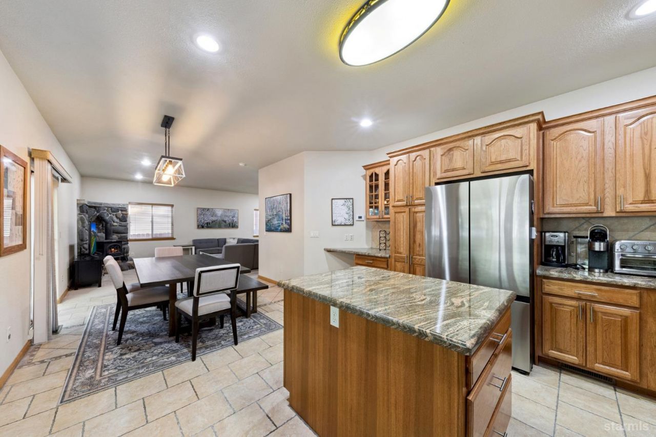 2050 Lukins Way, South Lake Tahoe, CA 96150 Photo