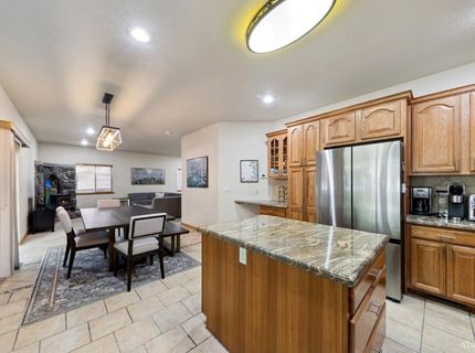 2050 Lukins Way, South Lake Tahoe, CA 96150 Photo