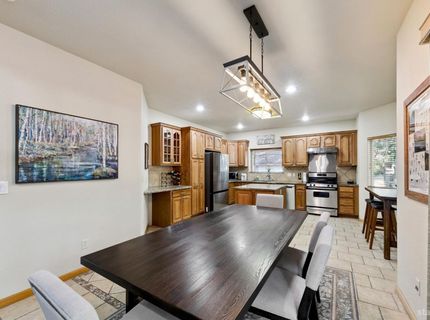 2050 Lukins Way, South Lake Tahoe, CA 96150 Photo