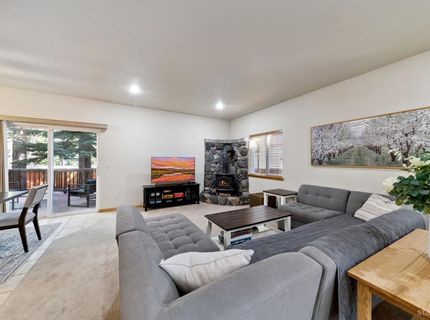 2050 Lukins Way, South Lake Tahoe, CA 96150 Photo