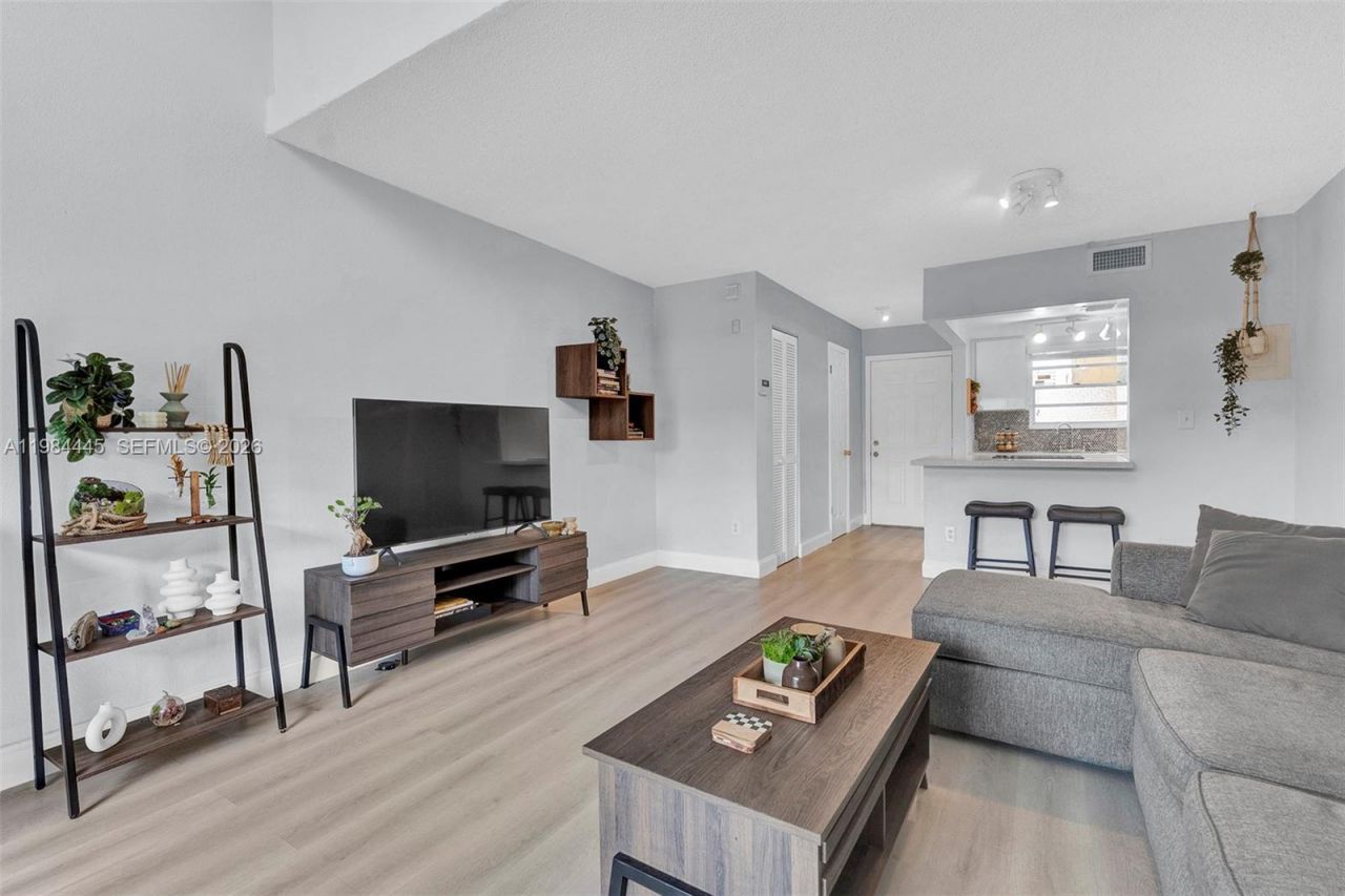 8600 SW 109th Ave , Unit 4-207, Miami, FL 33173 Photo