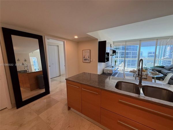 475 Brickell Ave, Unit 3913, Miami, FL 33131