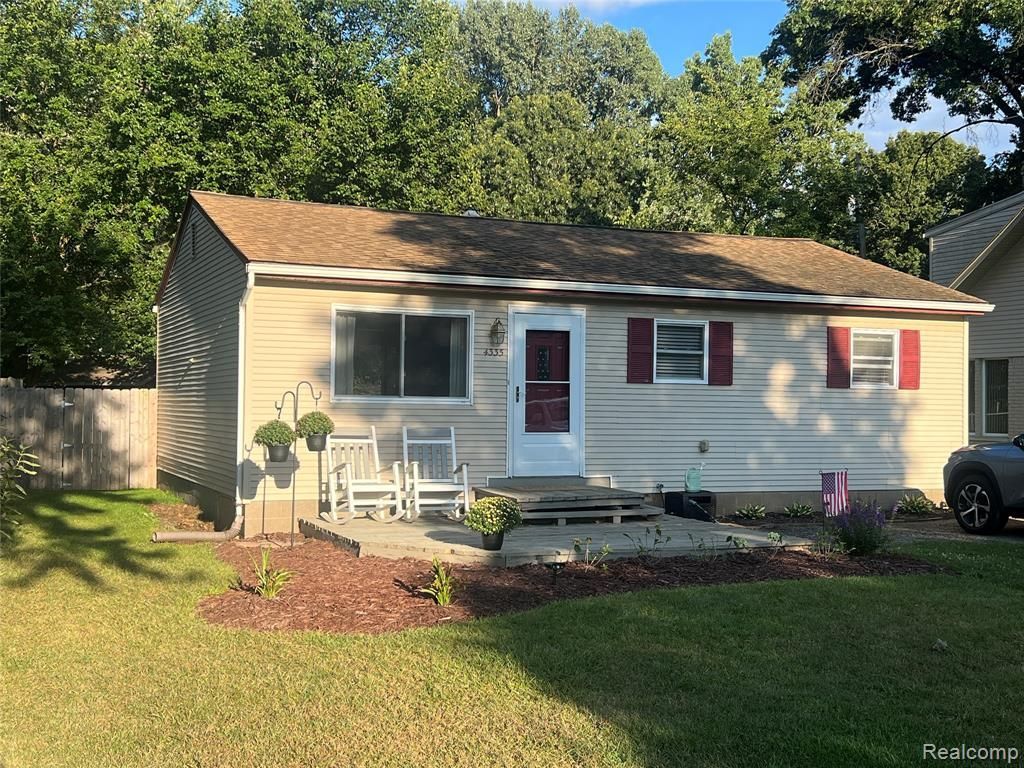 4335 Crestdale Avenue, West Bloomfield Township, MI 48323 Main Photo