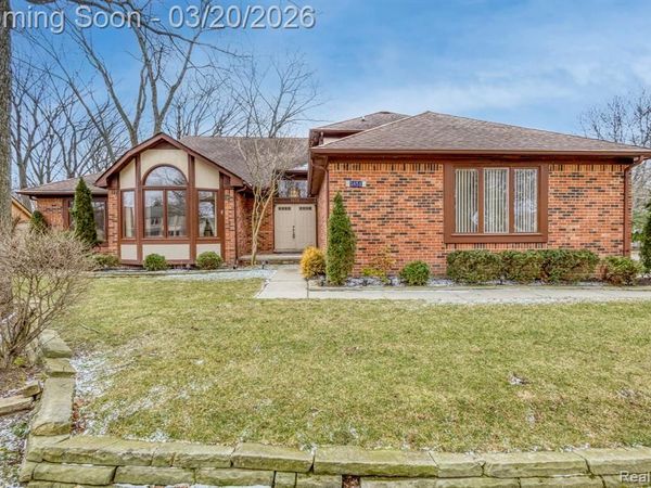 1651 Redbud Drive, Troy, MI 48098