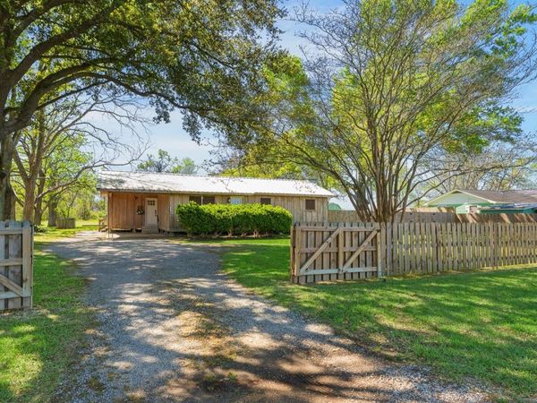 821 Chemin Agreable , Youngsville, LA 70592