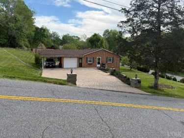 3300 Cranehill Drive, Lynchburg, VA 24503