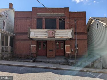 37 MANCHESTER STREET, GLEN ROCK, PA 17327