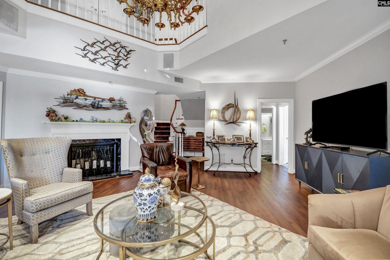 100 Sunset Boulevard  Photo 10