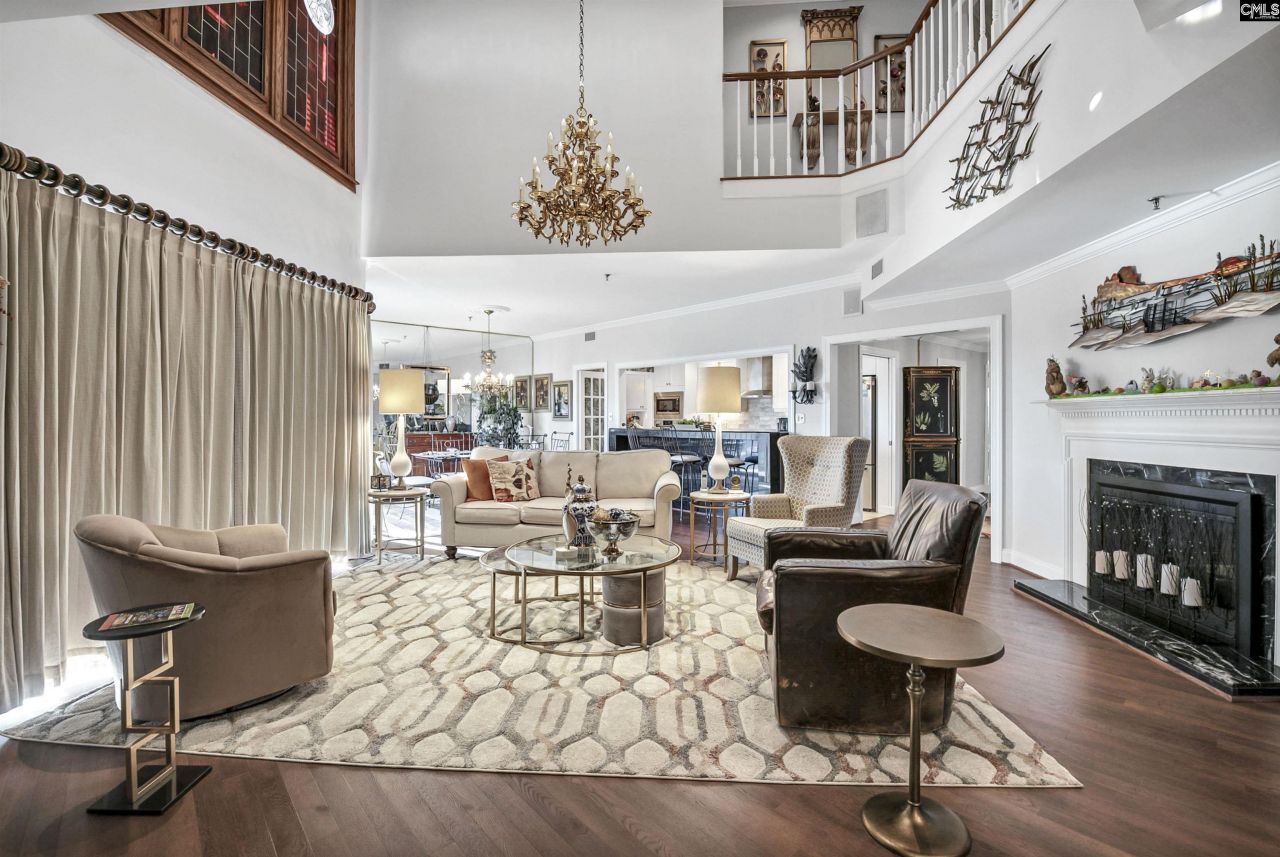 100 Sunset Boulevard  Photo 11