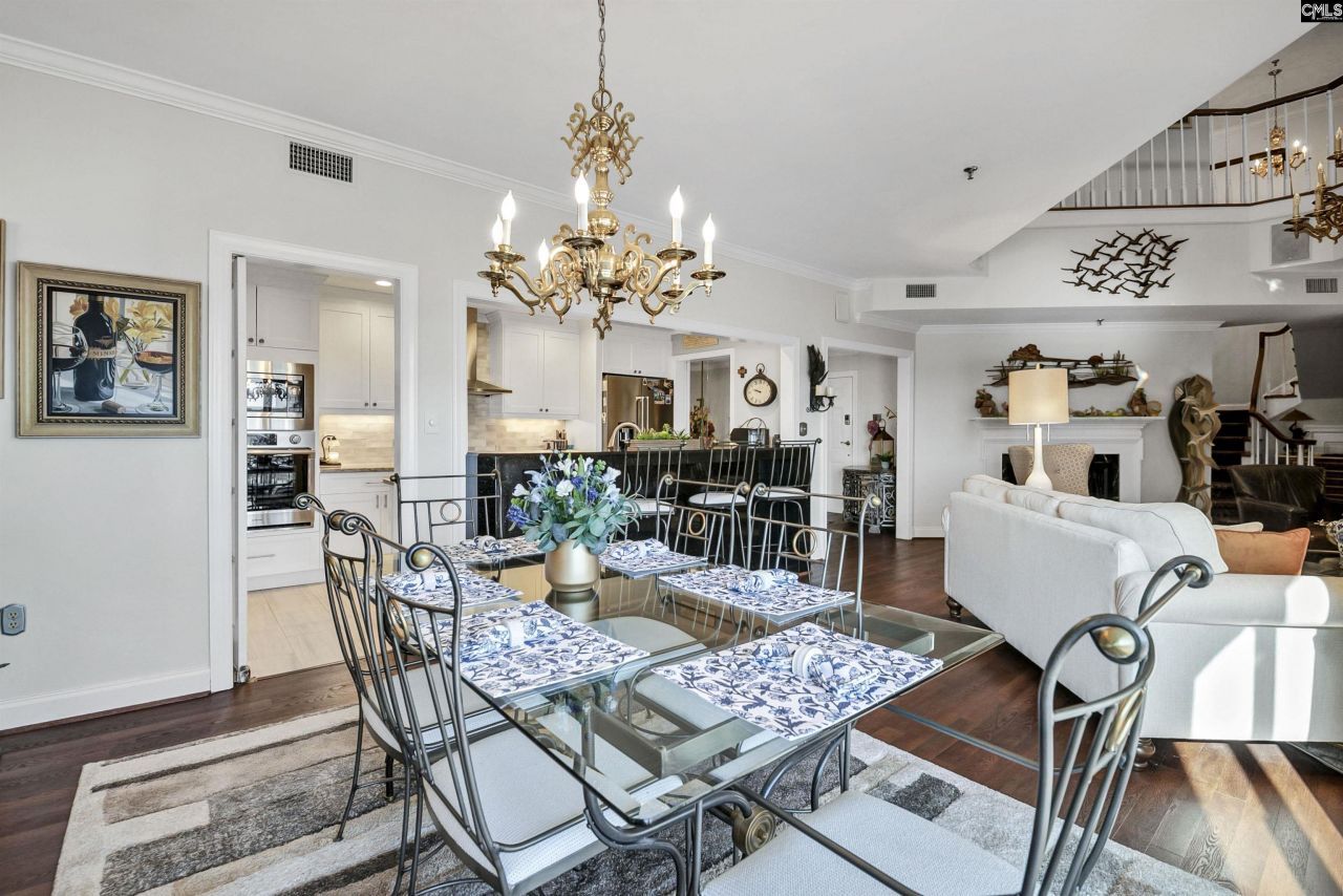 100 Sunset Boulevard  Photo 14