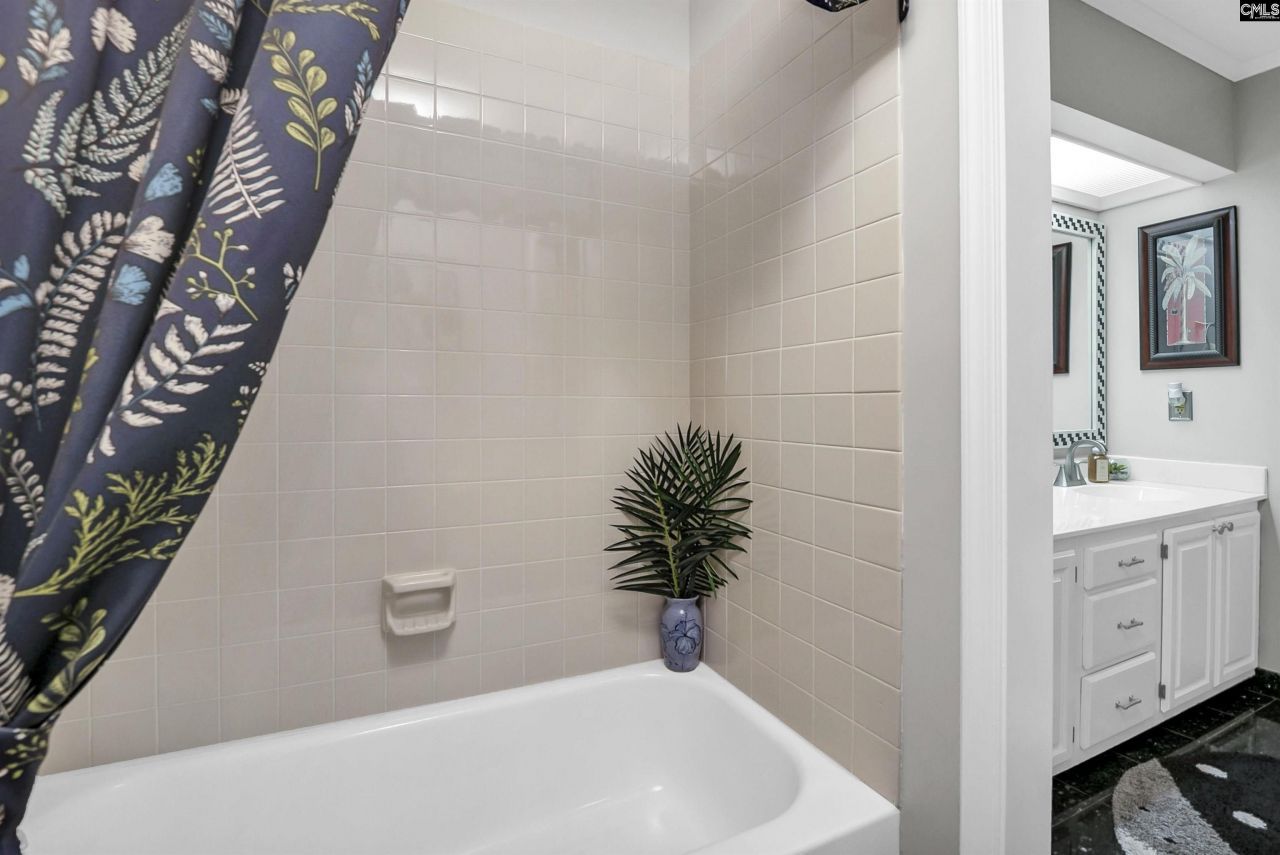 100 Sunset Boulevard  Photo 29