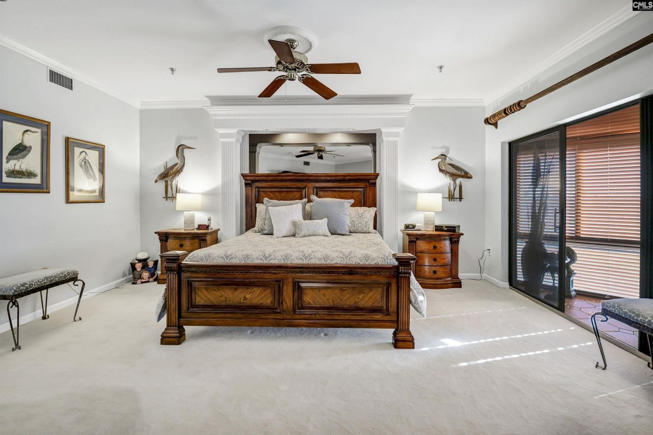 100 Sunset Boulevard  Photo 32