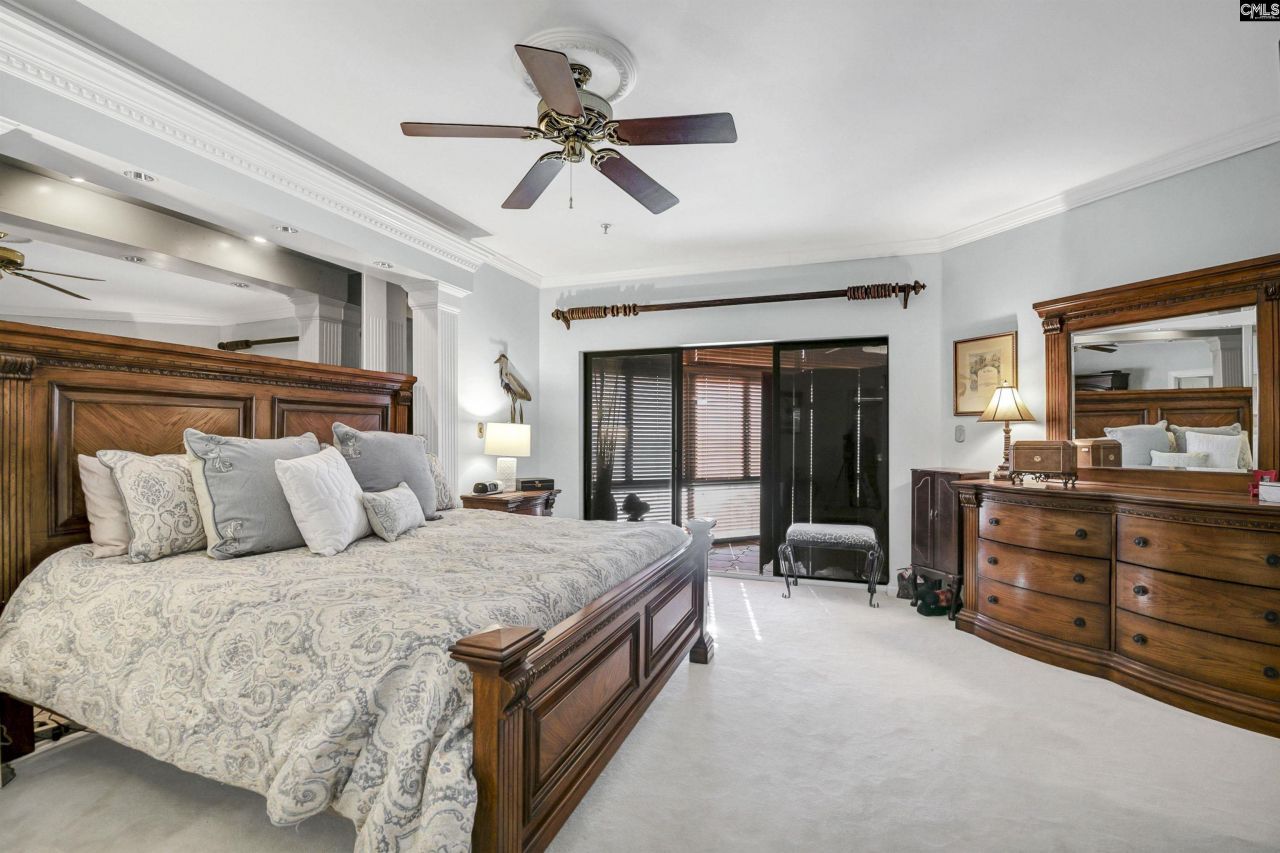 100 Sunset Boulevard  Photo 35