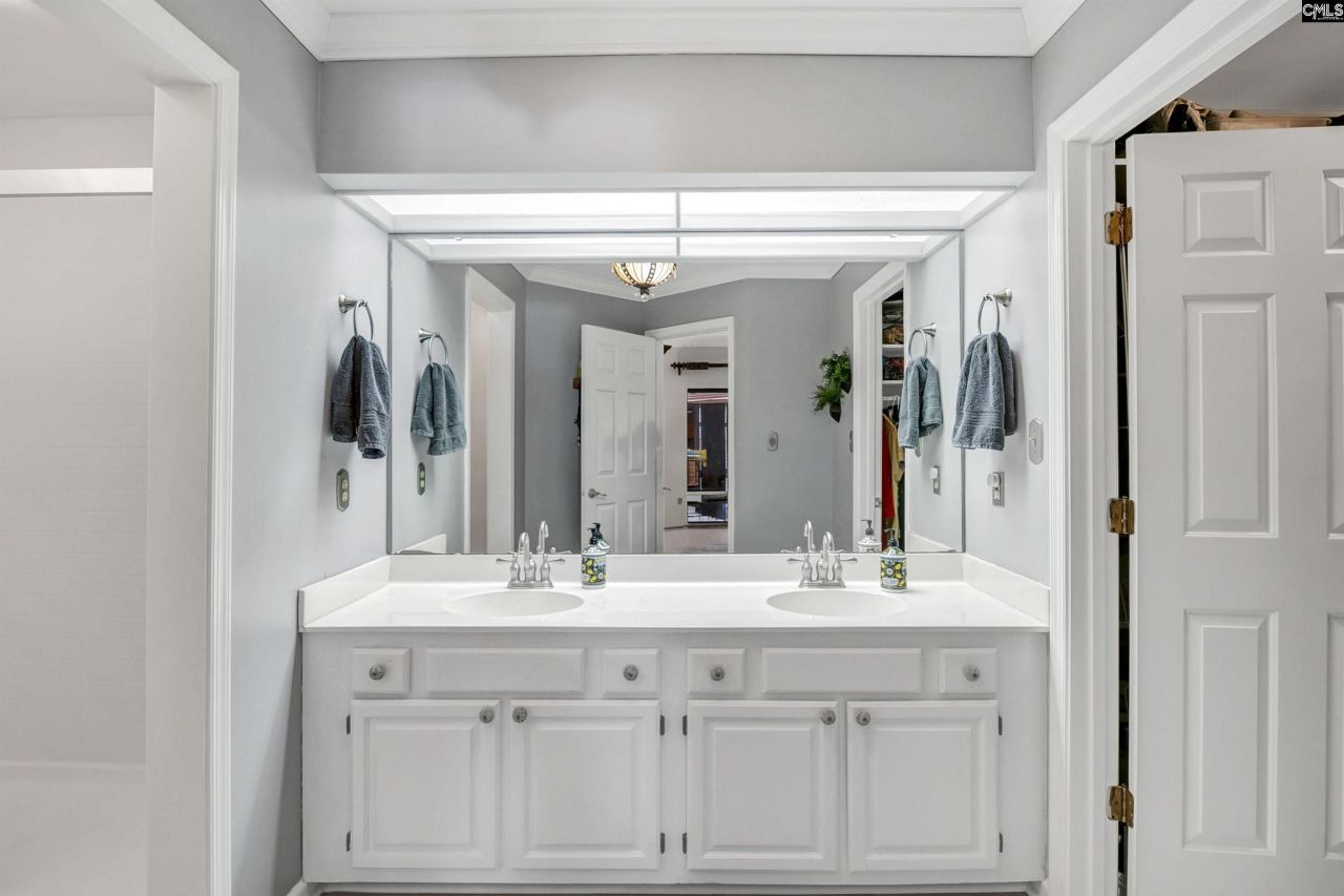 100 Sunset Boulevard  Photo 37