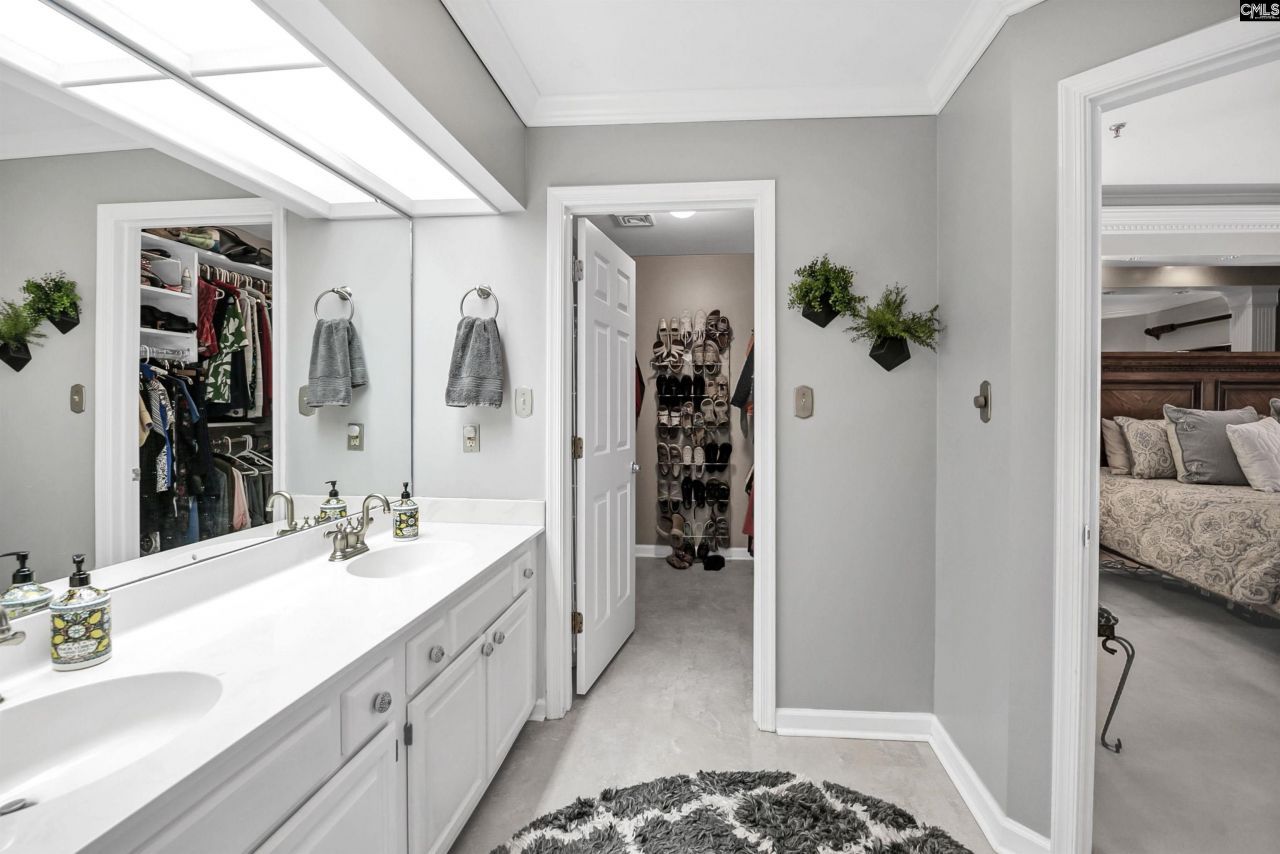 100 Sunset Boulevard  Photo 39