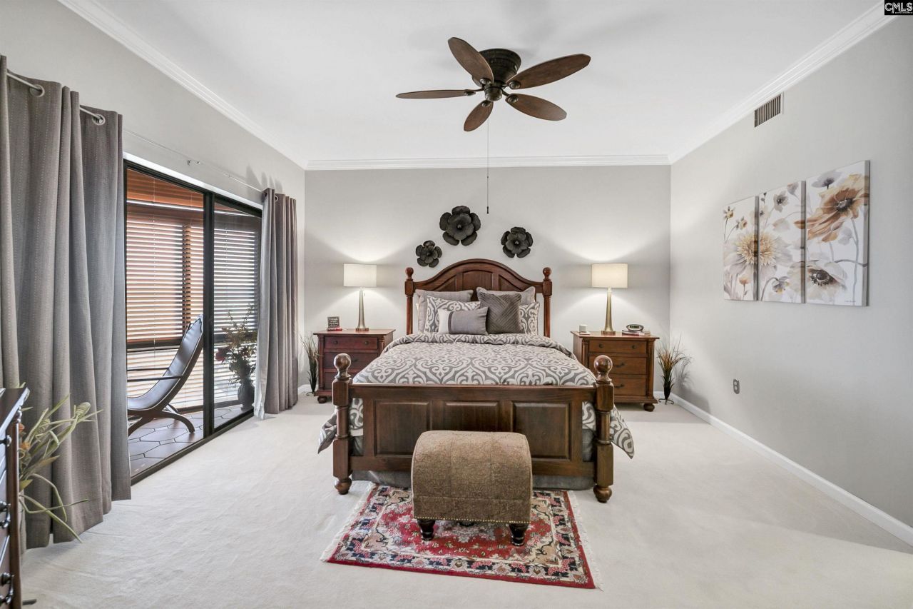 100 Sunset Boulevard  Photo 40