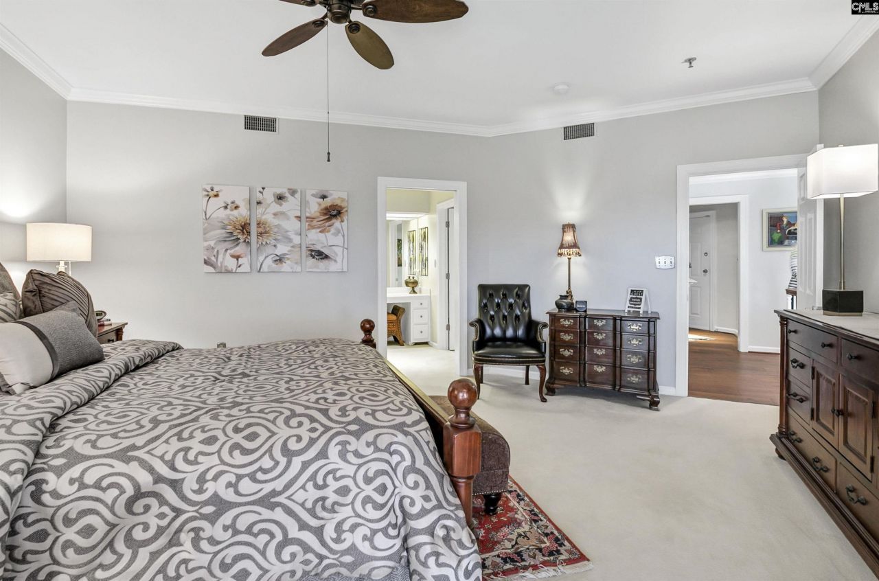 100 Sunset Boulevard  Photo 42