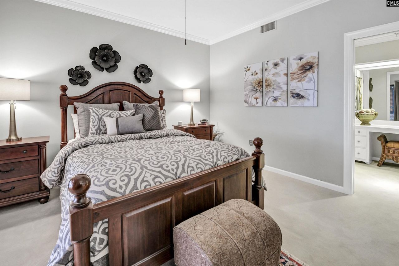 100 Sunset Boulevard  Photo 43