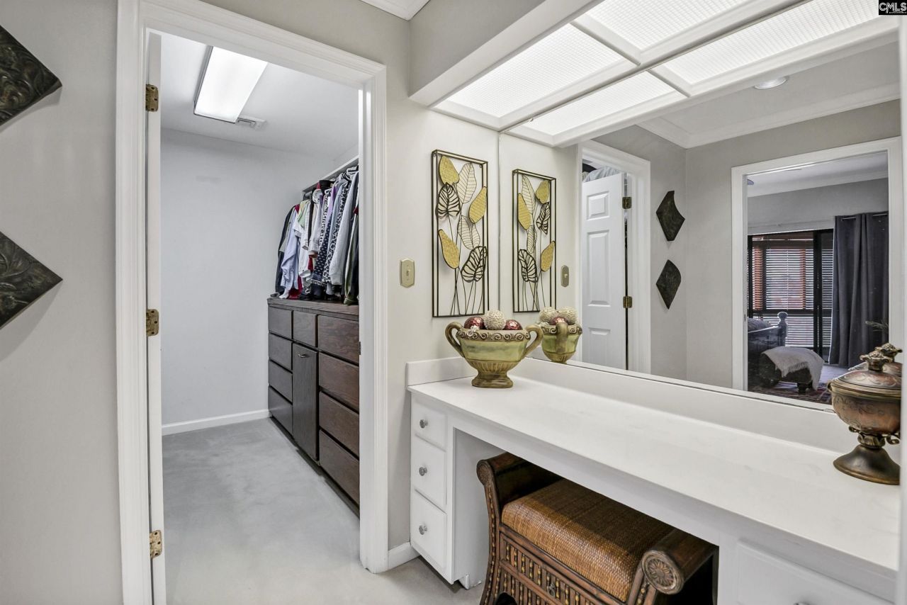 100 Sunset Boulevard  Photo 46