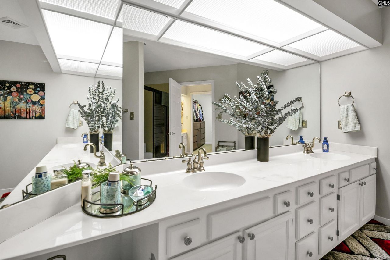 100 Sunset Boulevard  Photo 48