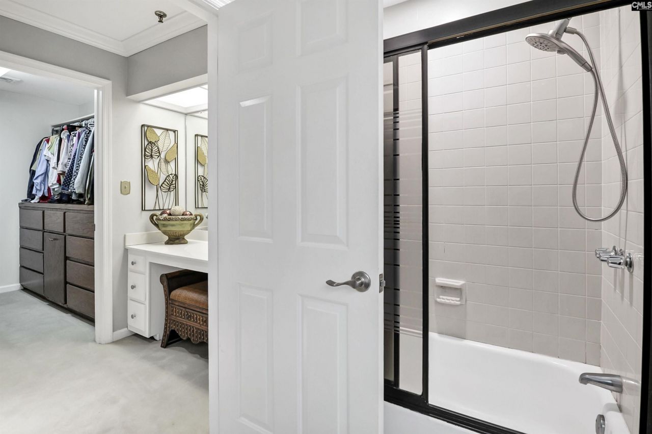 100 Sunset Boulevard  Photo 49