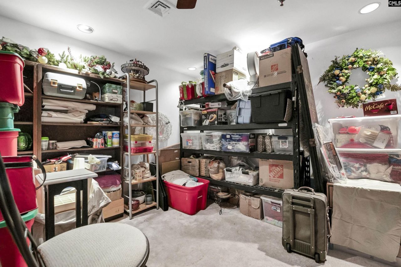 100 Sunset Boulevard  Photo 58