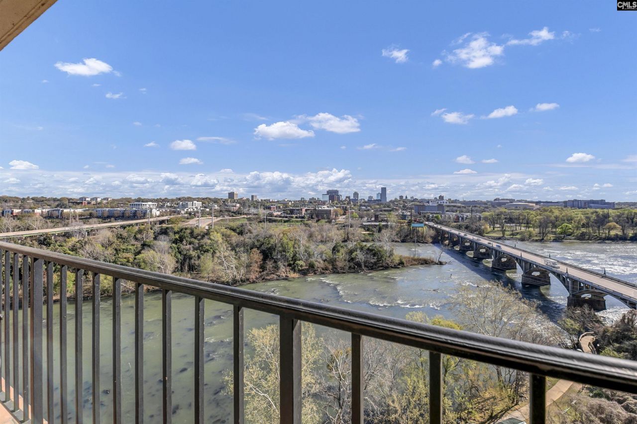 100 Sunset Boulevard  Photo 62