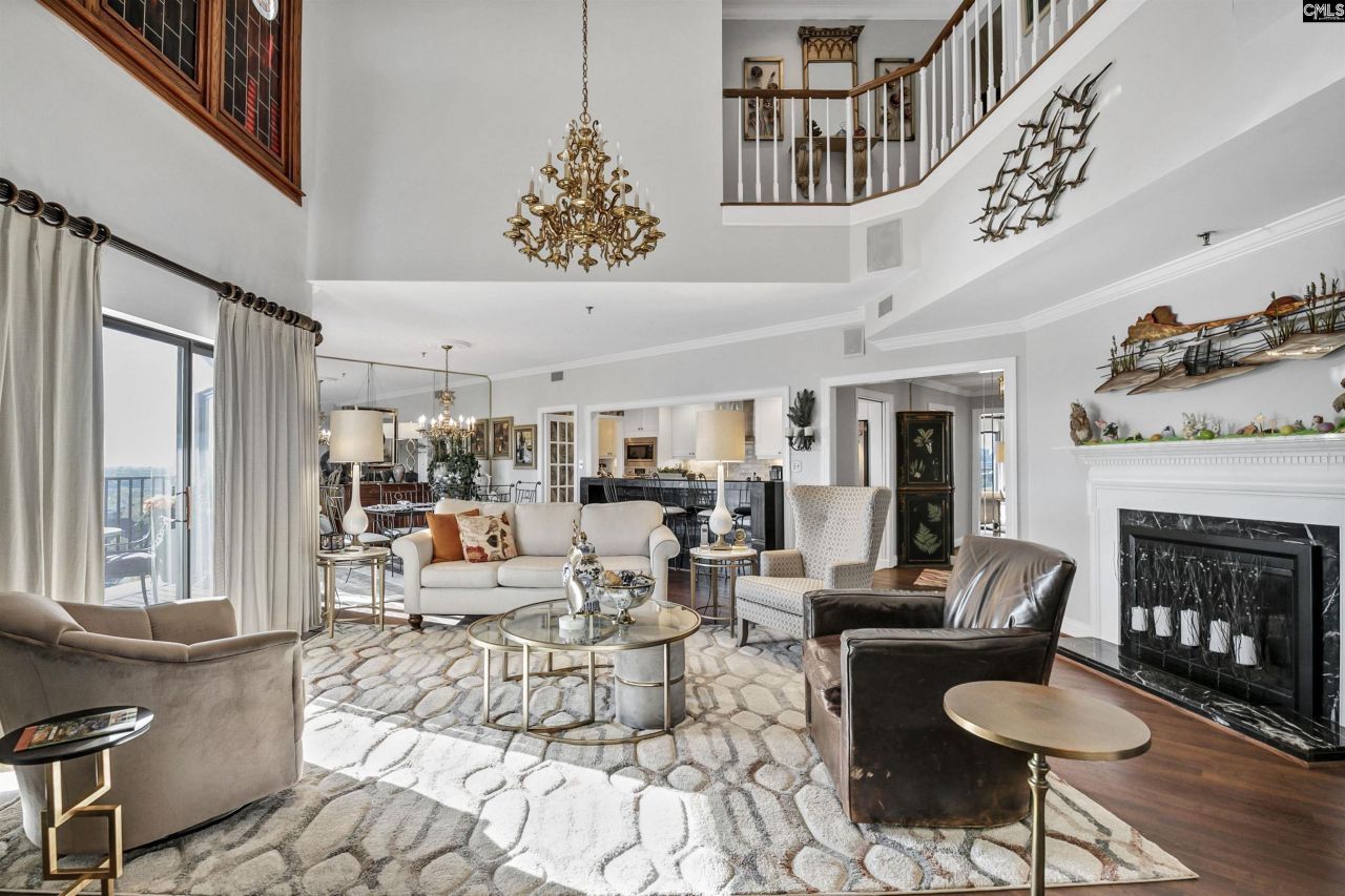 100 Sunset Boulevard  Photo 7