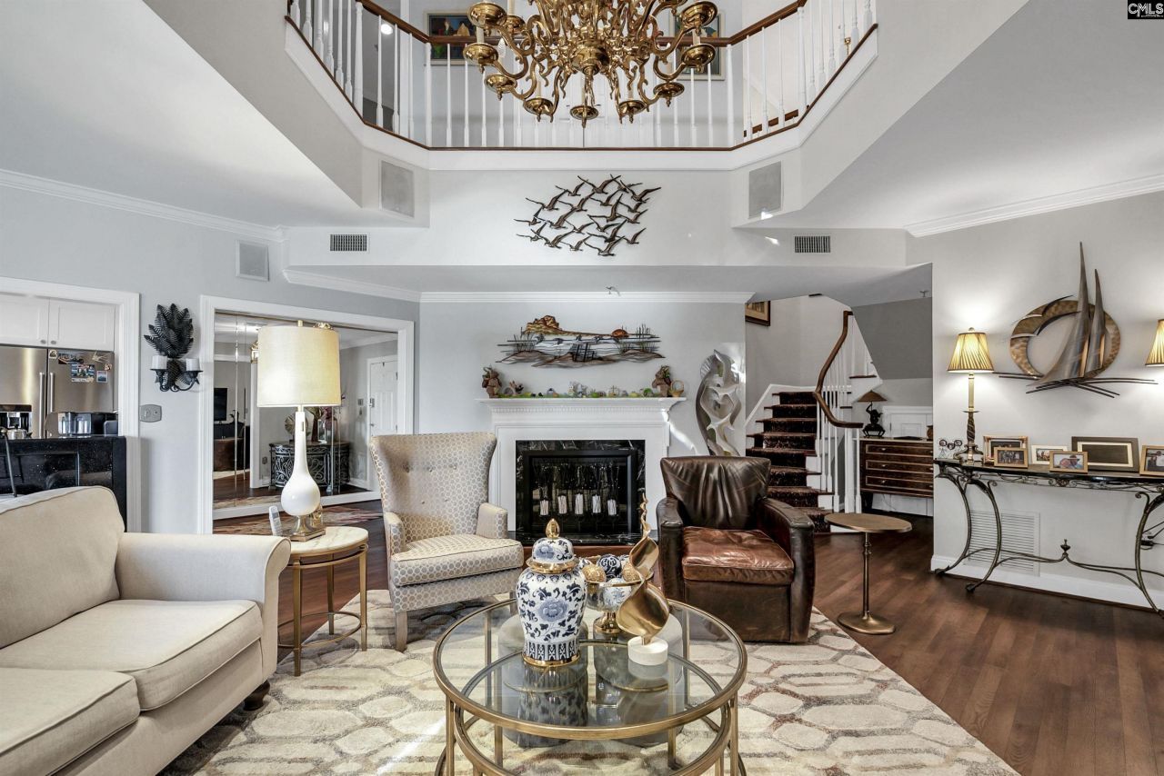 100 Sunset Boulevard  Photo 8