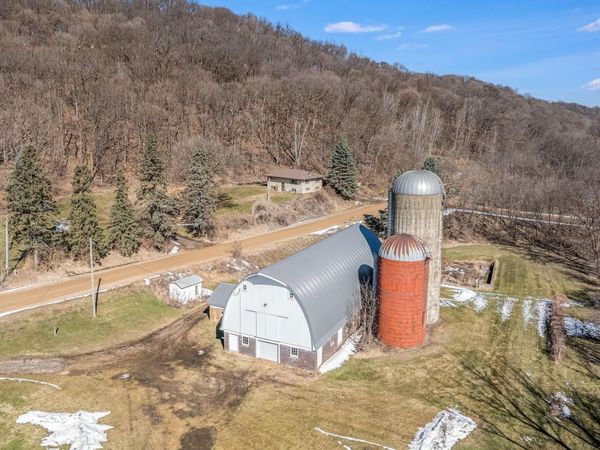 48050 Old River Bluff Road, Saint Peter, MN 56082