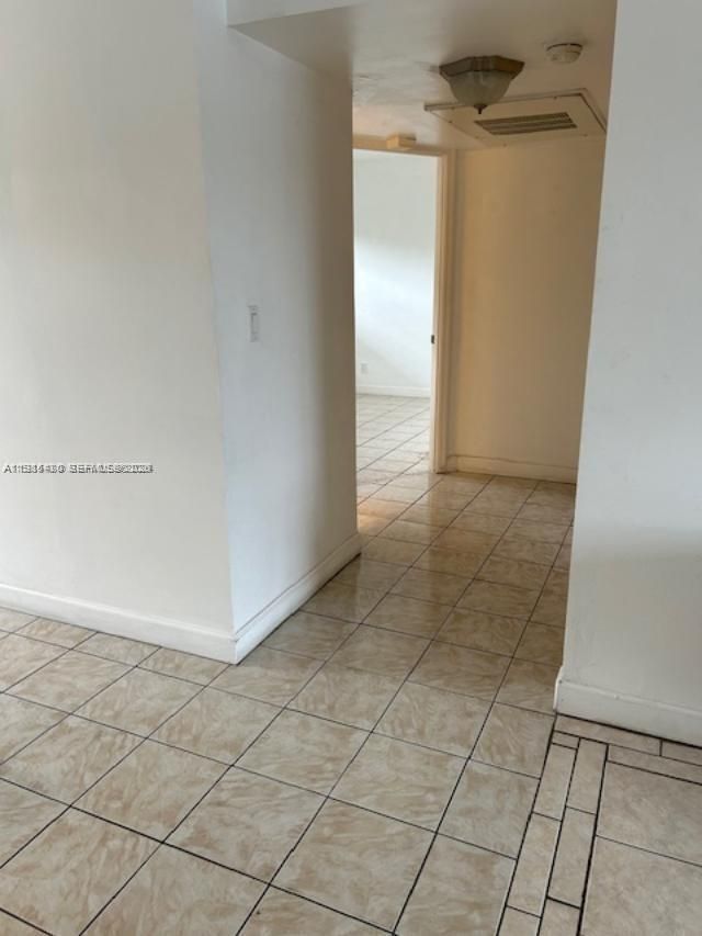 5103 NW 35th St , Unit 503, Lauderdale Lakes, FL 33319 Photo