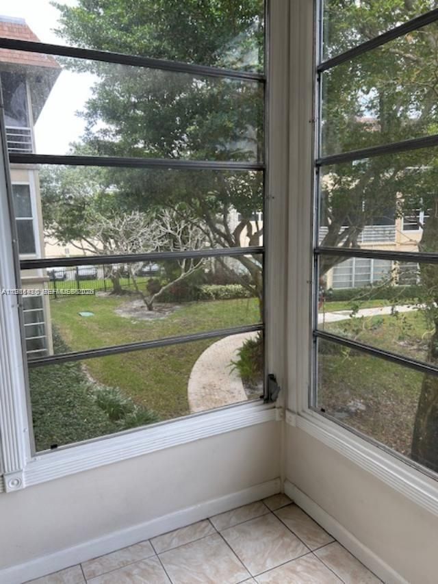 5103 NW 35th St , Unit 503, Lauderdale Lakes, FL 33319 Photo