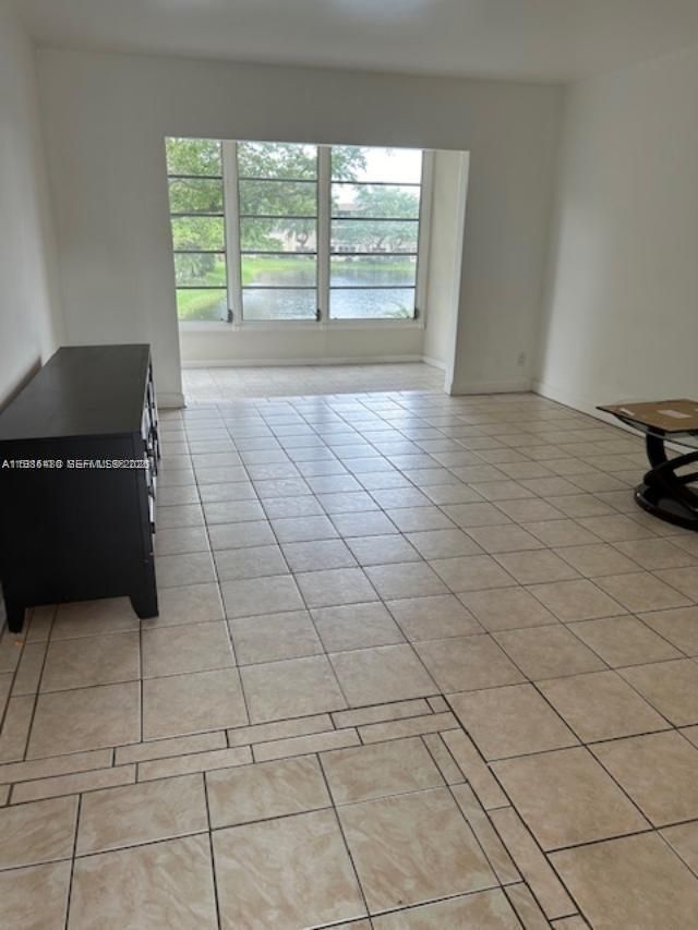 5103 NW 35th St , Unit 503, Lauderdale Lakes, FL 33319 Photo