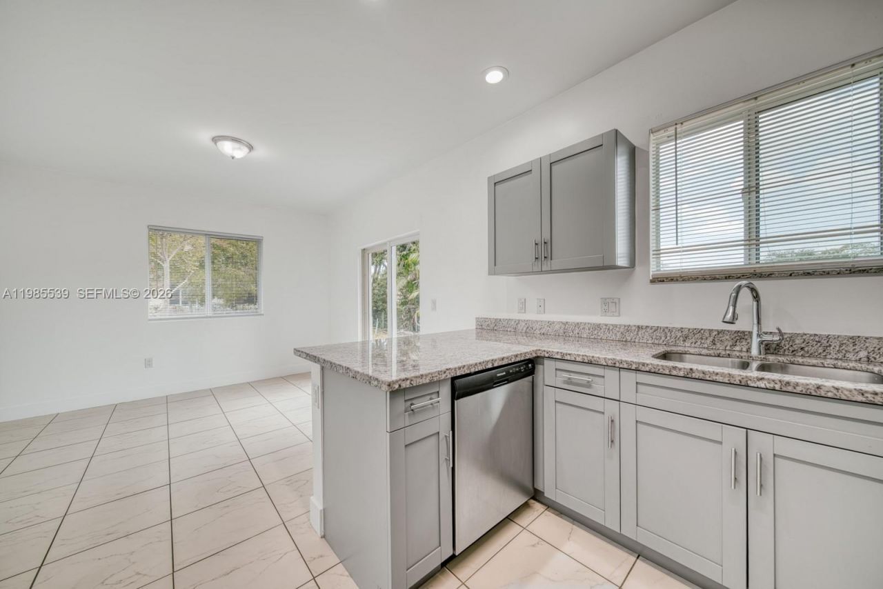 14708 NE 7th Ave, Unit 14708, Miami, FL 33161 Photo