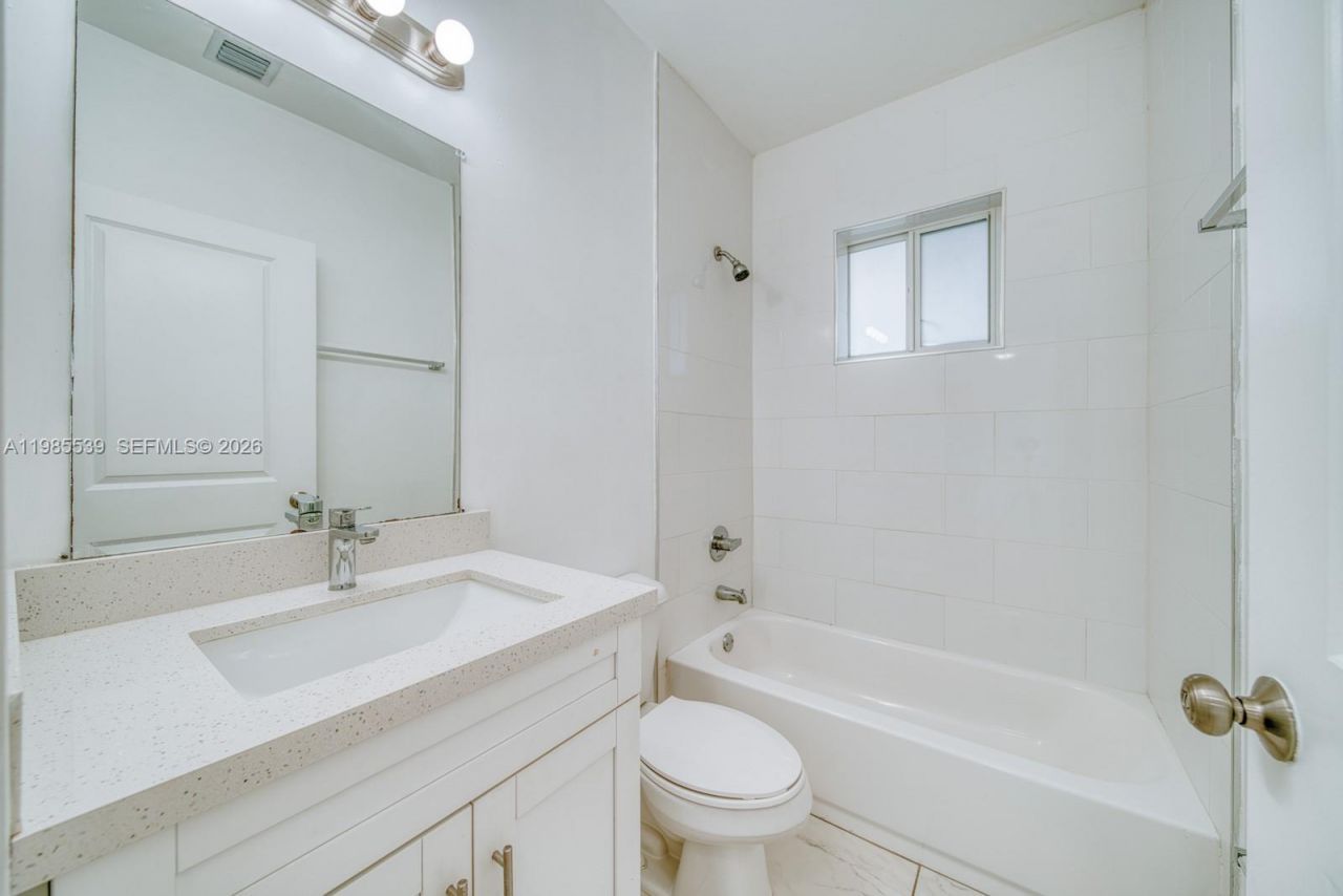 14708 NE 7th Ave, Unit 14708, Miami, FL 33161 Photo