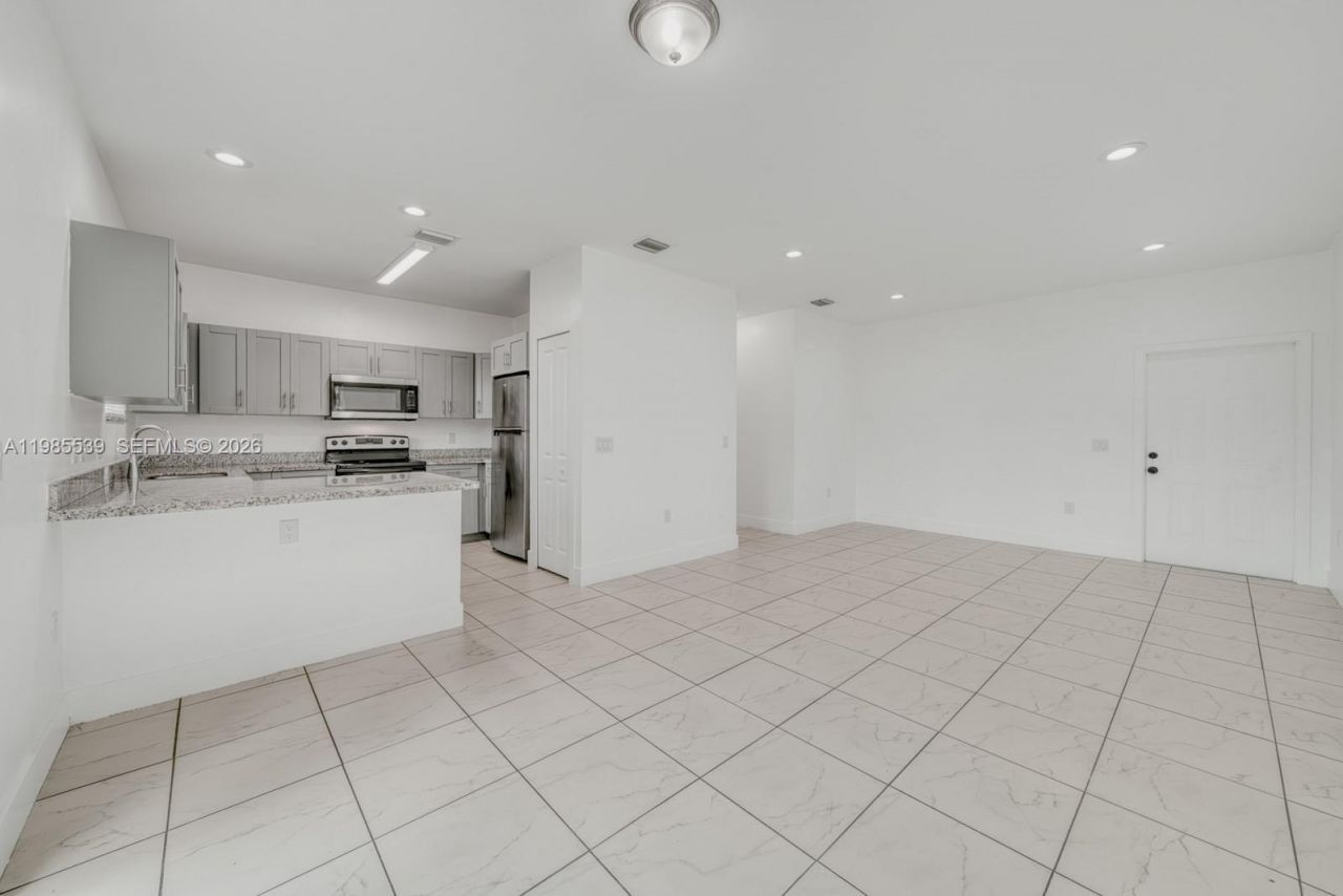 14708 NE 7th Ave, Unit 14708, Miami, FL 33161 Photo