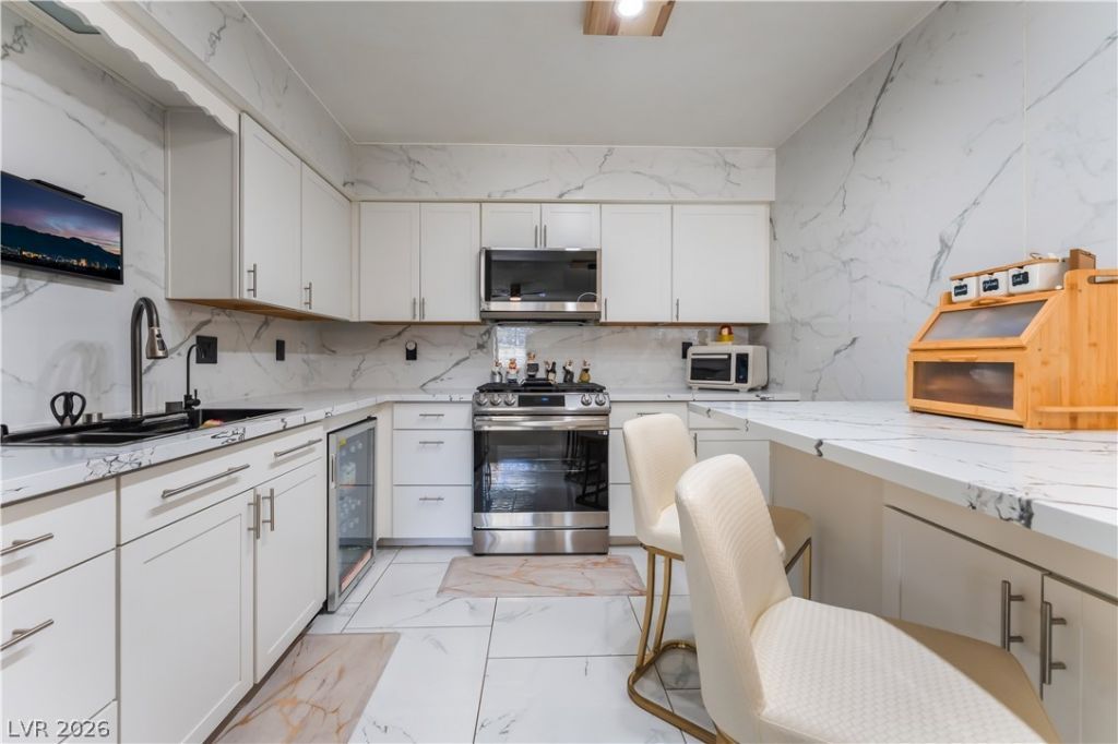 2128 Chertsey Drive, Unit C, Las Vegas, NV 89108 Main Photo