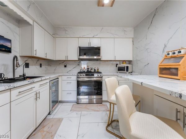 2128 Chertsey Drive, Unit C, Las Vegas, NV 89108