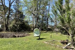 246 Columbia Drive photo 4