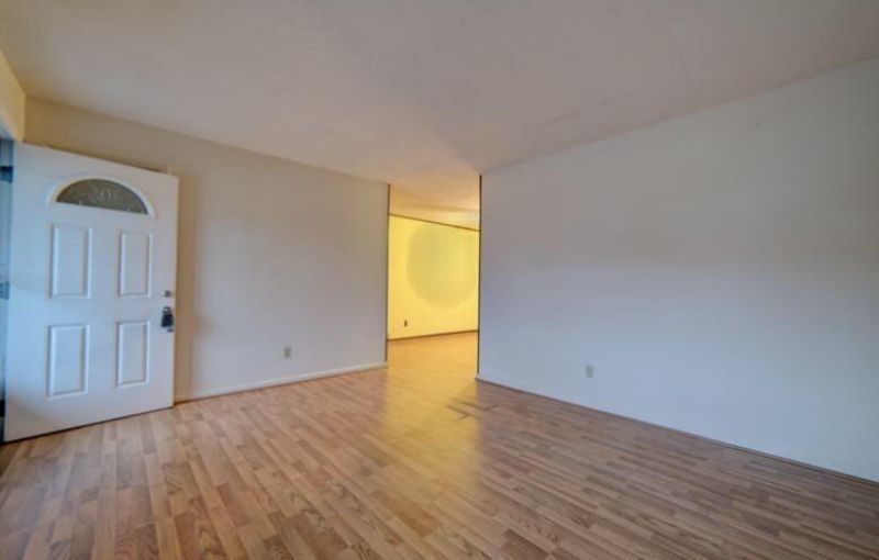 246 Columbia Drive Photo 4