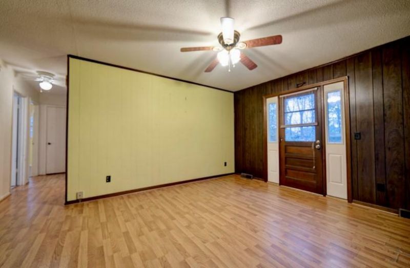 246 Columbia Drive Photo 7