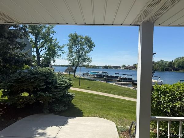 3553 Port Cove Drive, Unit 34, Waterford Township, Mi 48328
